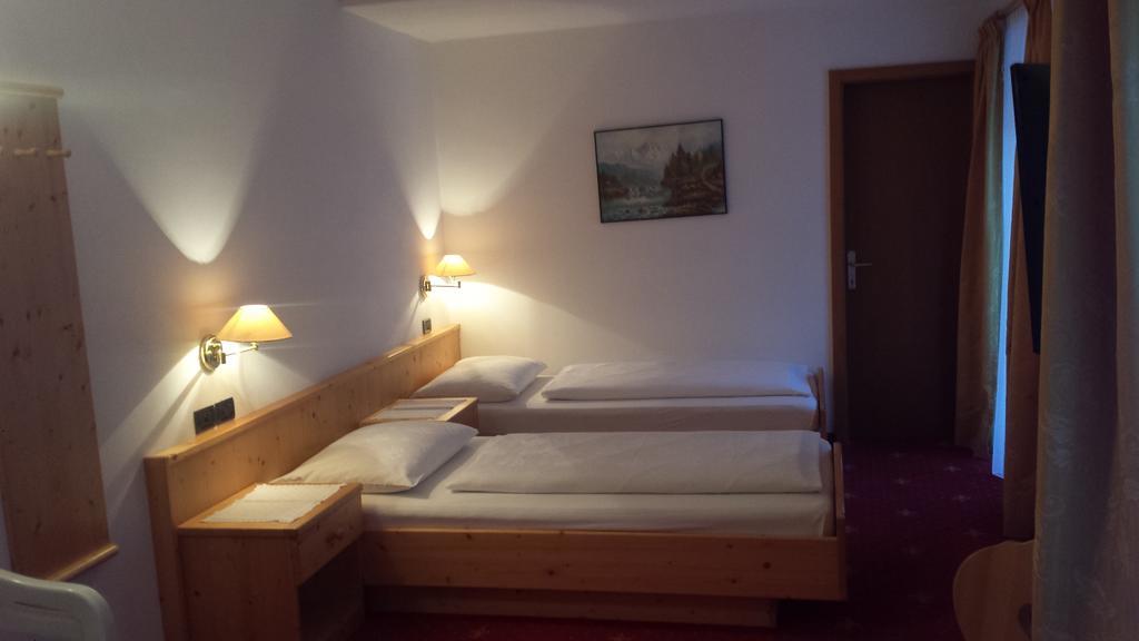 Hotel Garni Gardena - Appartments Santa Cristina Val Gardena Quarto foto